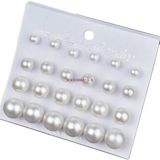 12 Pairs of Pearl Ear Studs