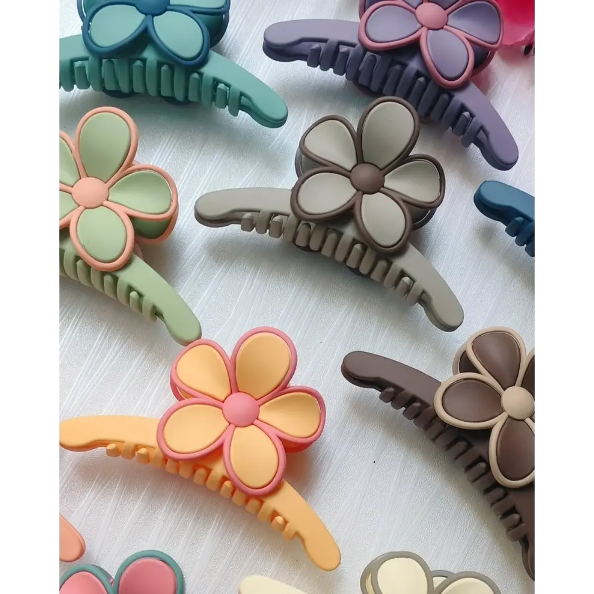 MANODHRUVA T shape flower hair clutcher in multicolor matte plastic